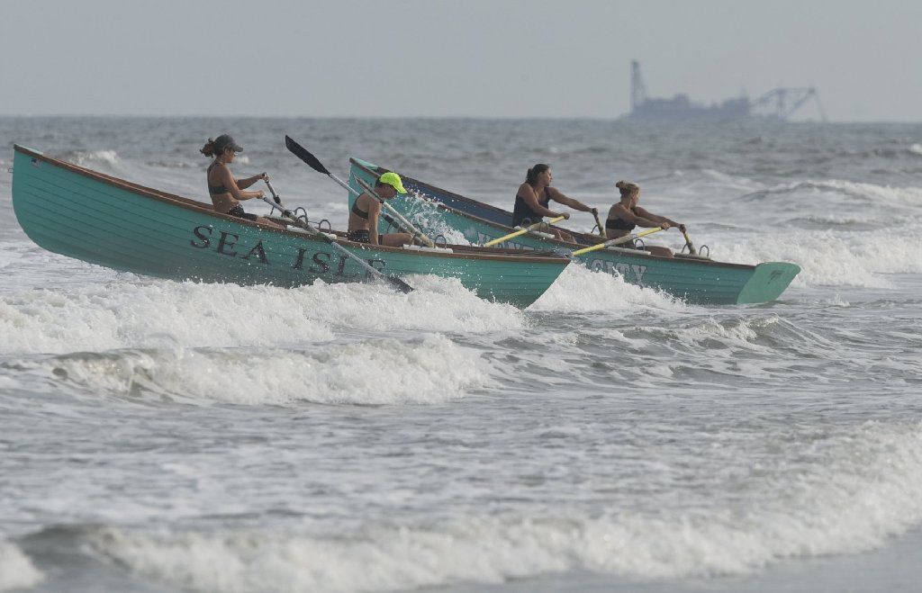 041119_gal_beach8
